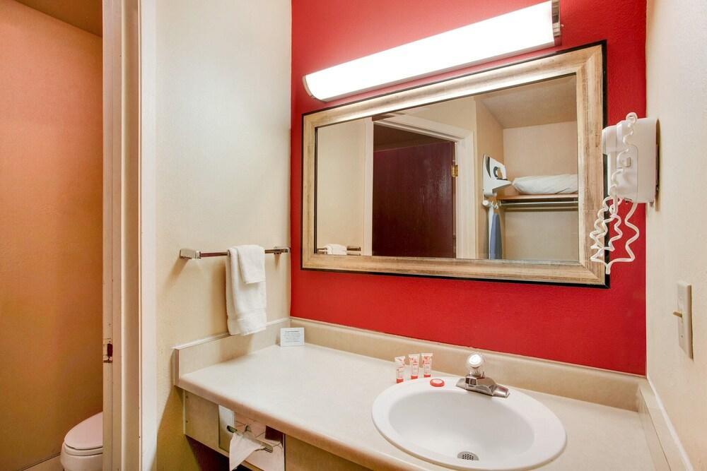Oyo Hotel Spokane North エクステリア 写真