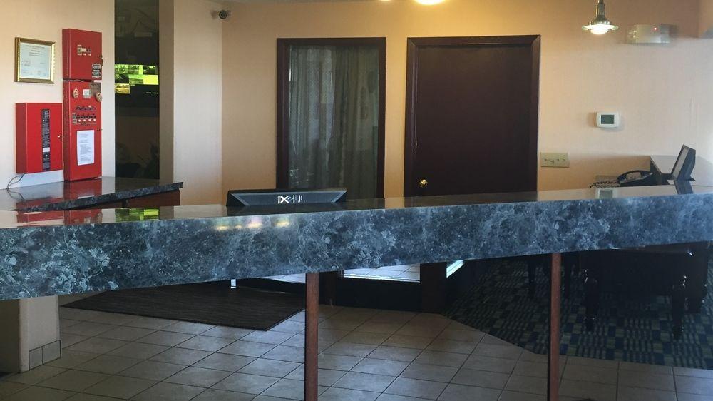 Oyo Hotel Spokane North エクステリア 写真