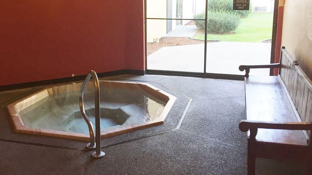 Oyo Hotel Spokane North エクステリア 写真