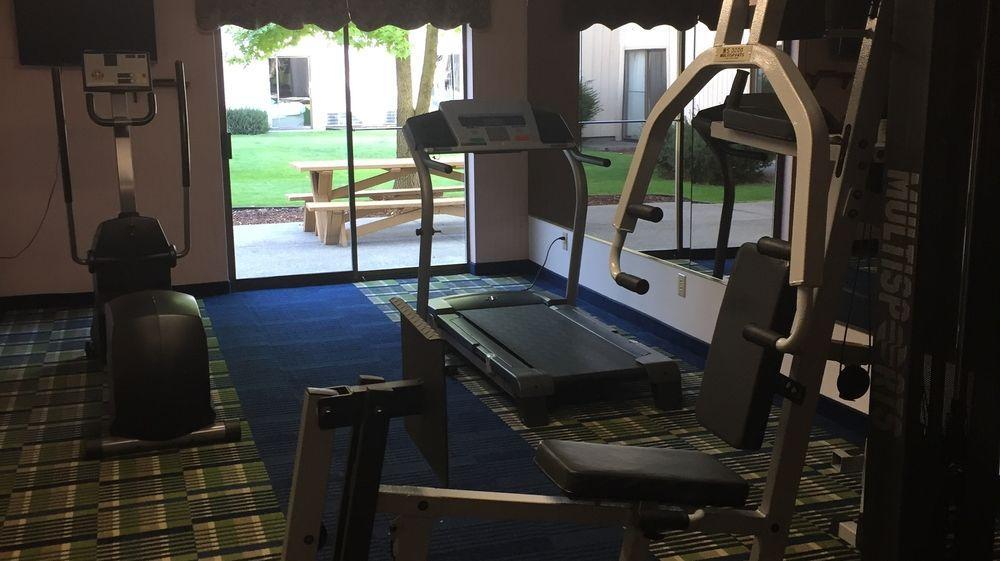 Oyo Hotel Spokane North エクステリア 写真