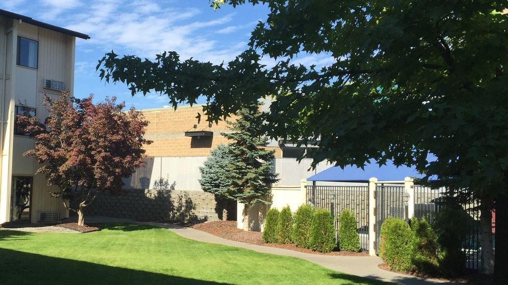 Oyo Hotel Spokane North エクステリア 写真