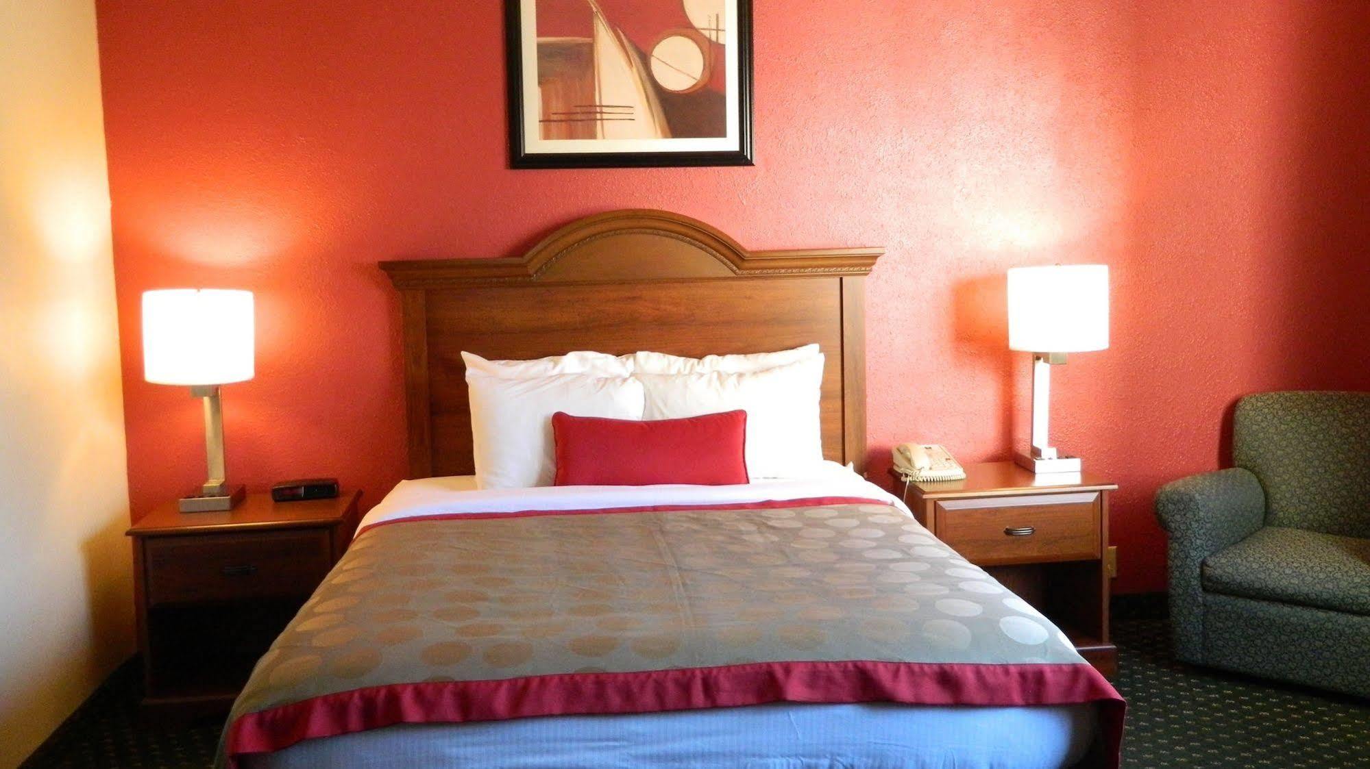 Oyo Hotel Spokane North エクステリア 写真