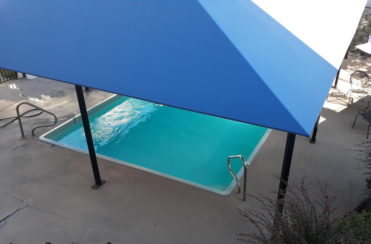 Oyo Hotel Spokane North エクステリア 写真